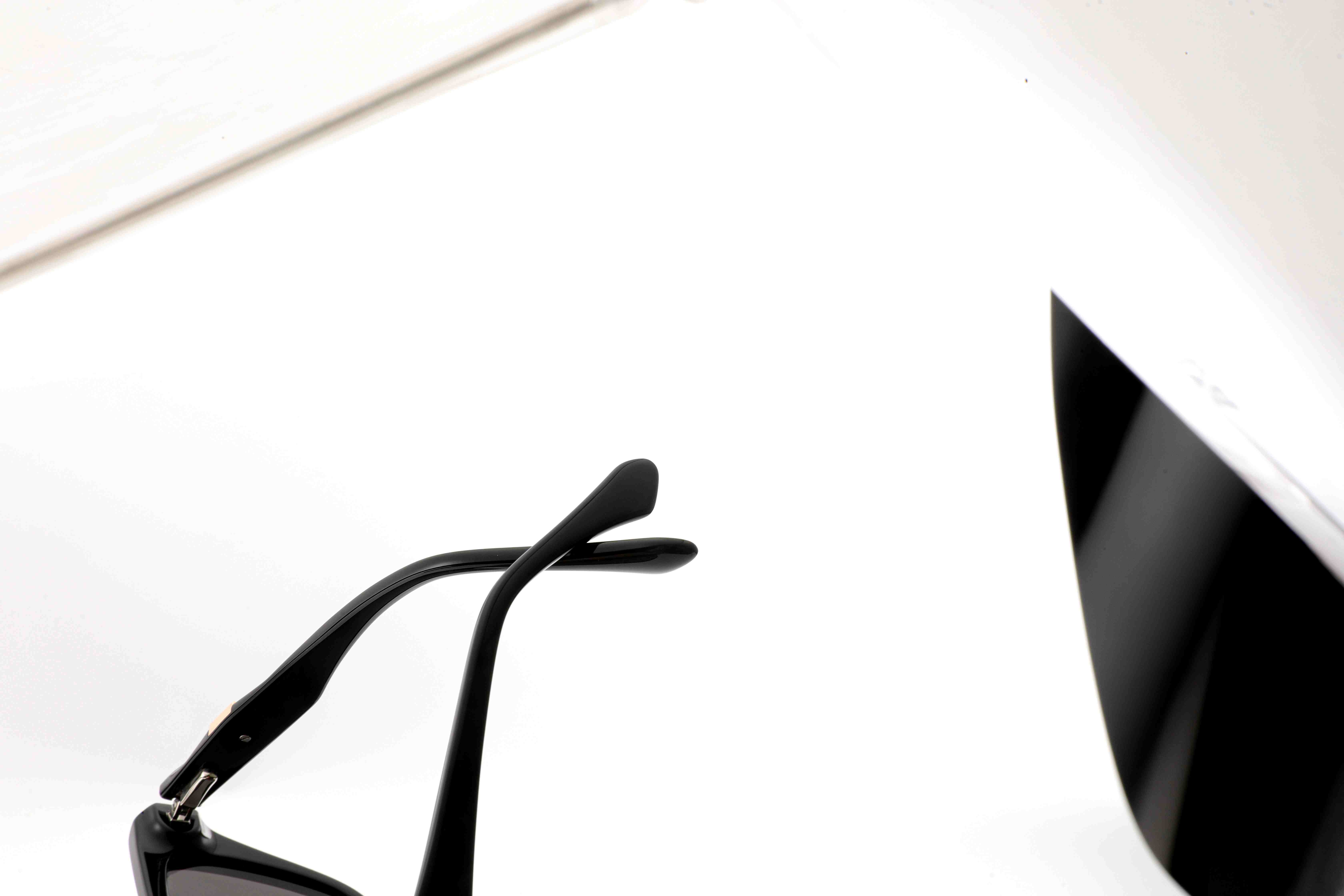 RUISEN’S Vintage Oversized Cateye UV Protection Luxury Fashion Sunglasses ATG1011