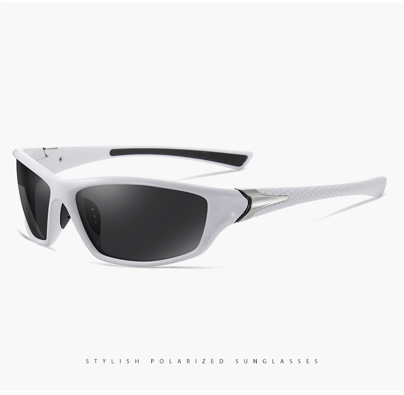 ● HD Polarized Sunglasses: The exquisite Sports enhances your wearing comfort and makes you more charming in the crowd. RUISEN men’s and women’s Sports Sunglasses have a durable eyewear frame that cannot be altered or damaged by changes in climate and temperature.
