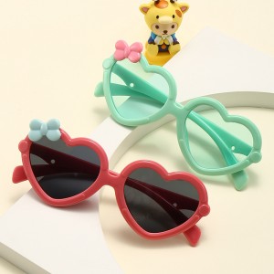 RUISEN’S Kids Heart Shaped Frame Summer Sunglasses