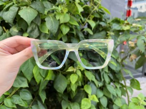 RUISEN’S Artisan Handcrafted Iridescent Pearl Cellulose Acetate Square Sunglasses AT8002