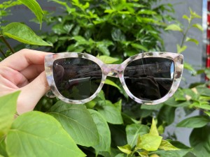 RUISEN’S Rainbow Pearl Marbled Acetate Cat Eye Trendy Sunglasses AT8005