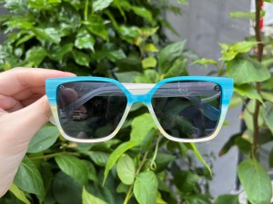 RUISEN’S Unisex Soft TR90 Frame UV Protection Polarized Shades AT8009
