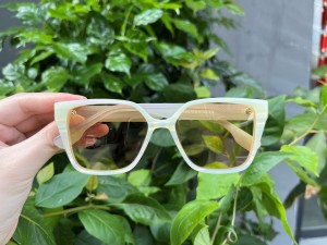 RUISEN’S Unisex Soft TR90 Frame UV Protection Polarized Shades AT8009