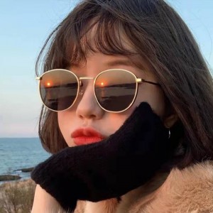 यू इन-ना और टैयॉन वही रेट्रो सनीज़ हॉट सेलिंग मेटल राउंड फ़्रेम महिला धूप का चश्मा