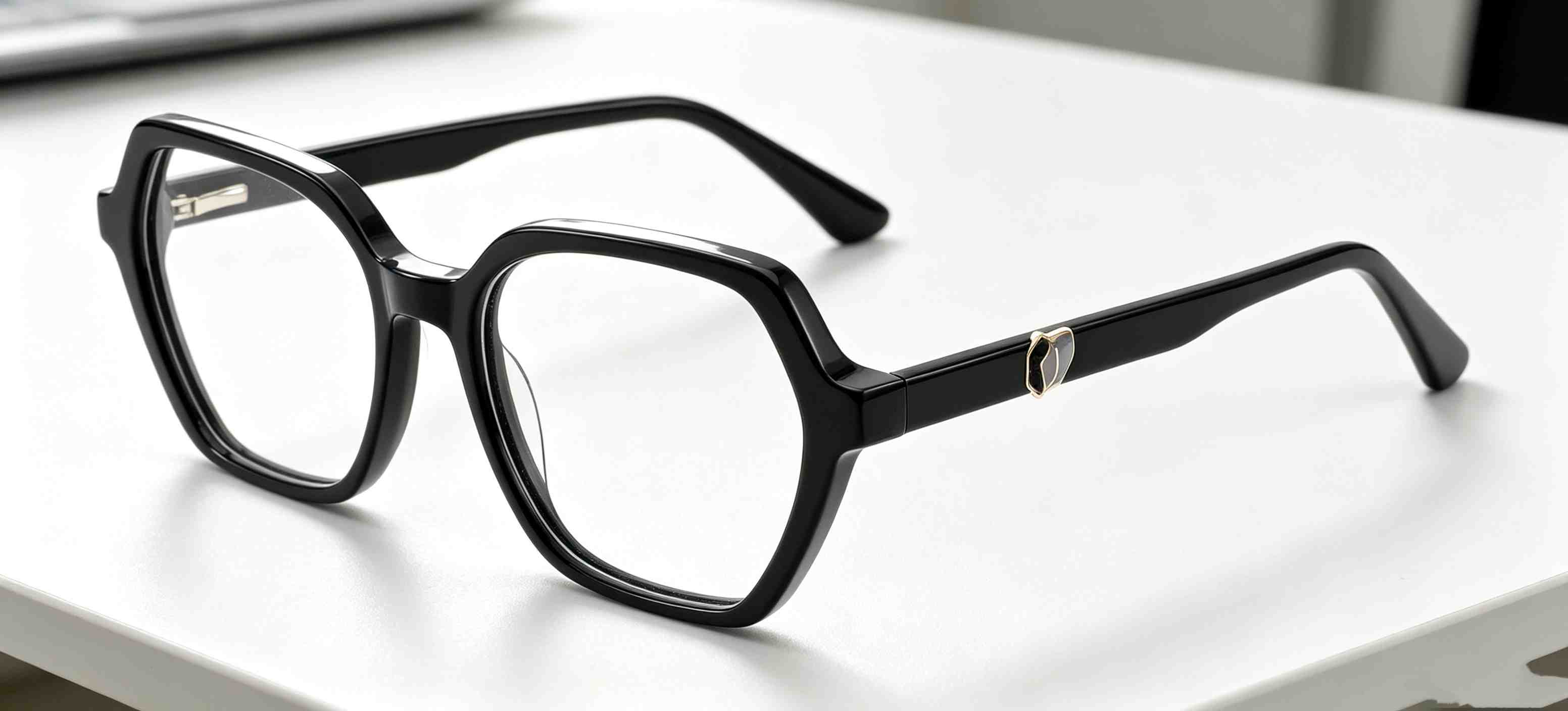RUISEN’S Artisan Dual-Tone Acetate Gender-Neutral Hexagonal Optical Frame With Contrast Inlay Metal Emblem MG1030